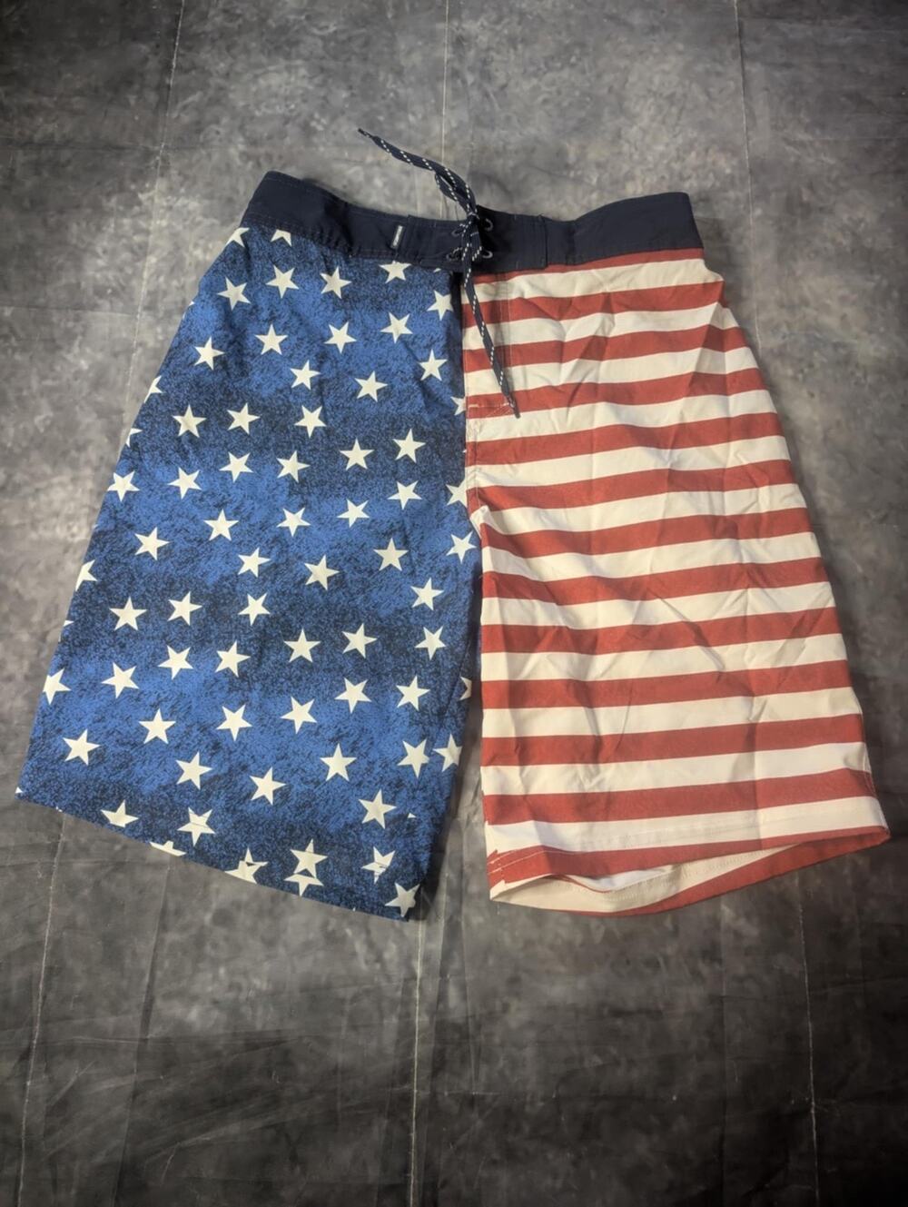 Ocean Coast American Flag Men’s Board Shorts Swim Size L Patriotic USA July 4th